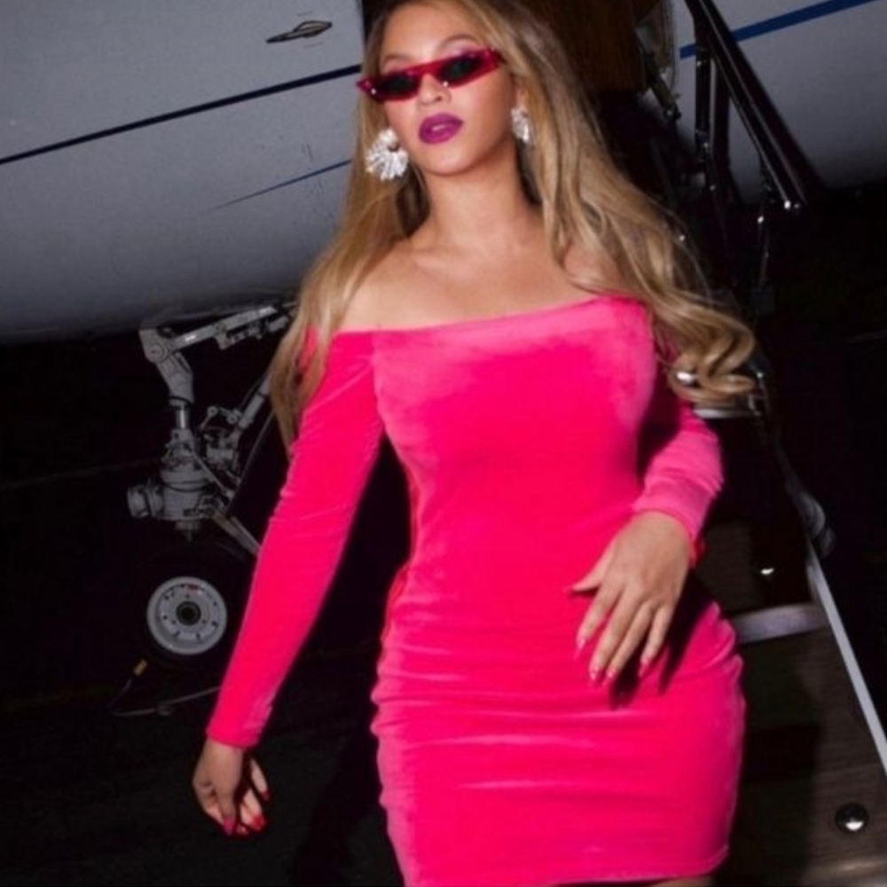 IVY PARK Hot Pink Off-Shoulder Long Sleeve Dress